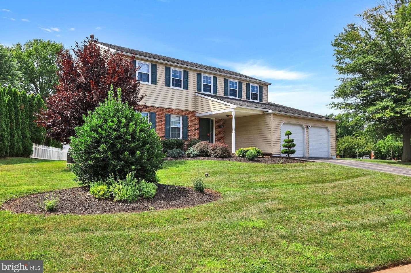 2302 Carol Ln, Norristown, PA 19401-2062