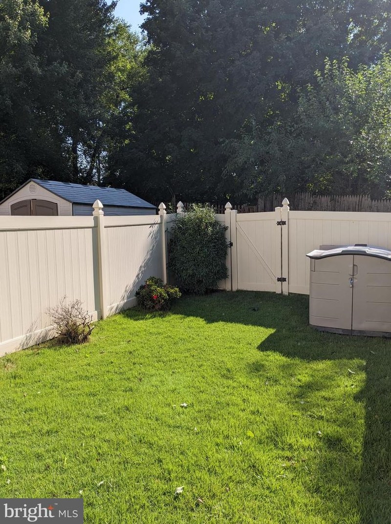 17 Barrel Stave Cir, Horsham, PA 19044
