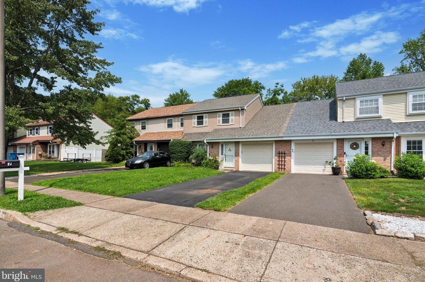 7 Greenwoods Dr, Horsham, PA 19044
