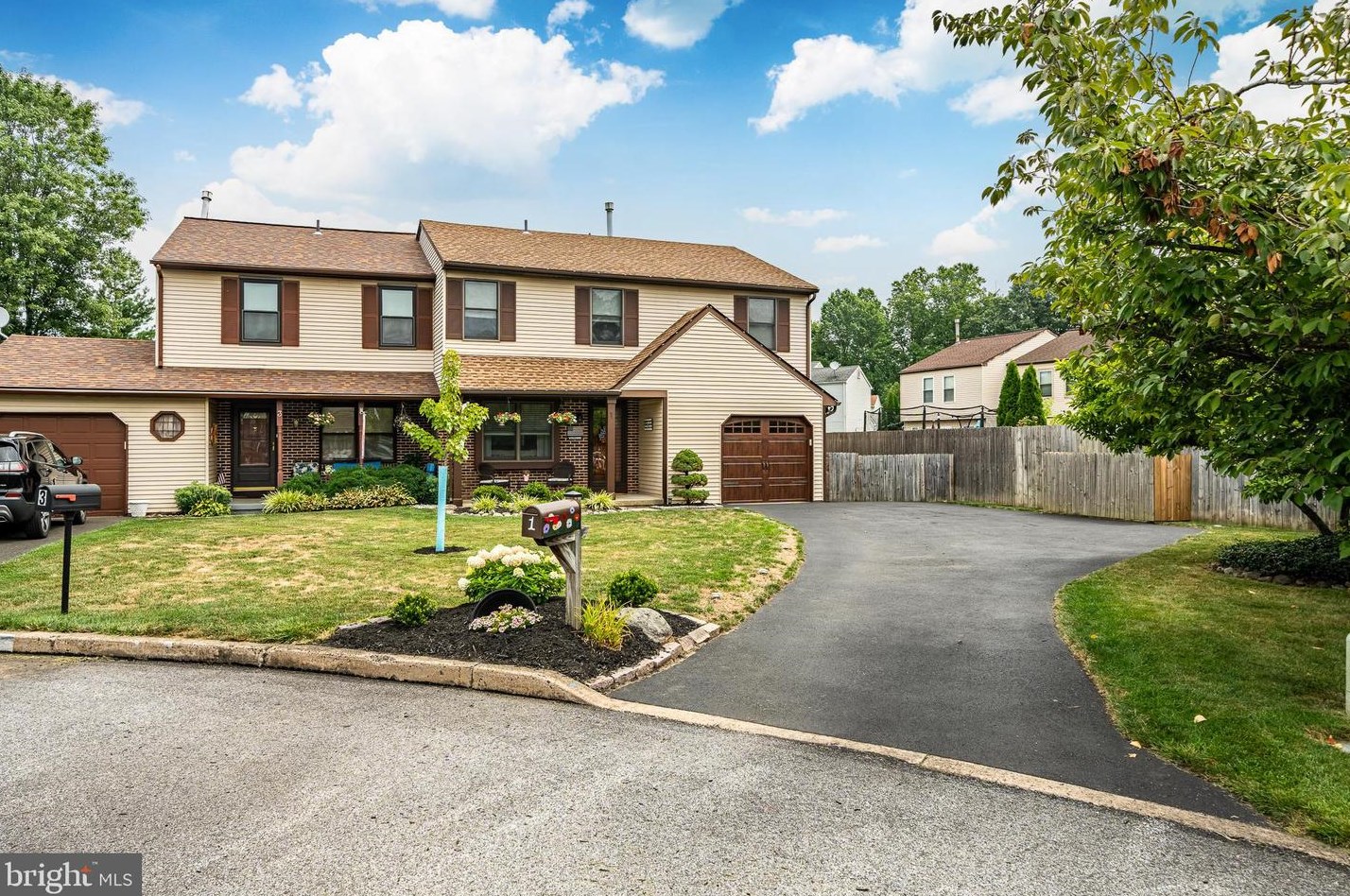 1 Wexford Cir, Horsham, PA 19044