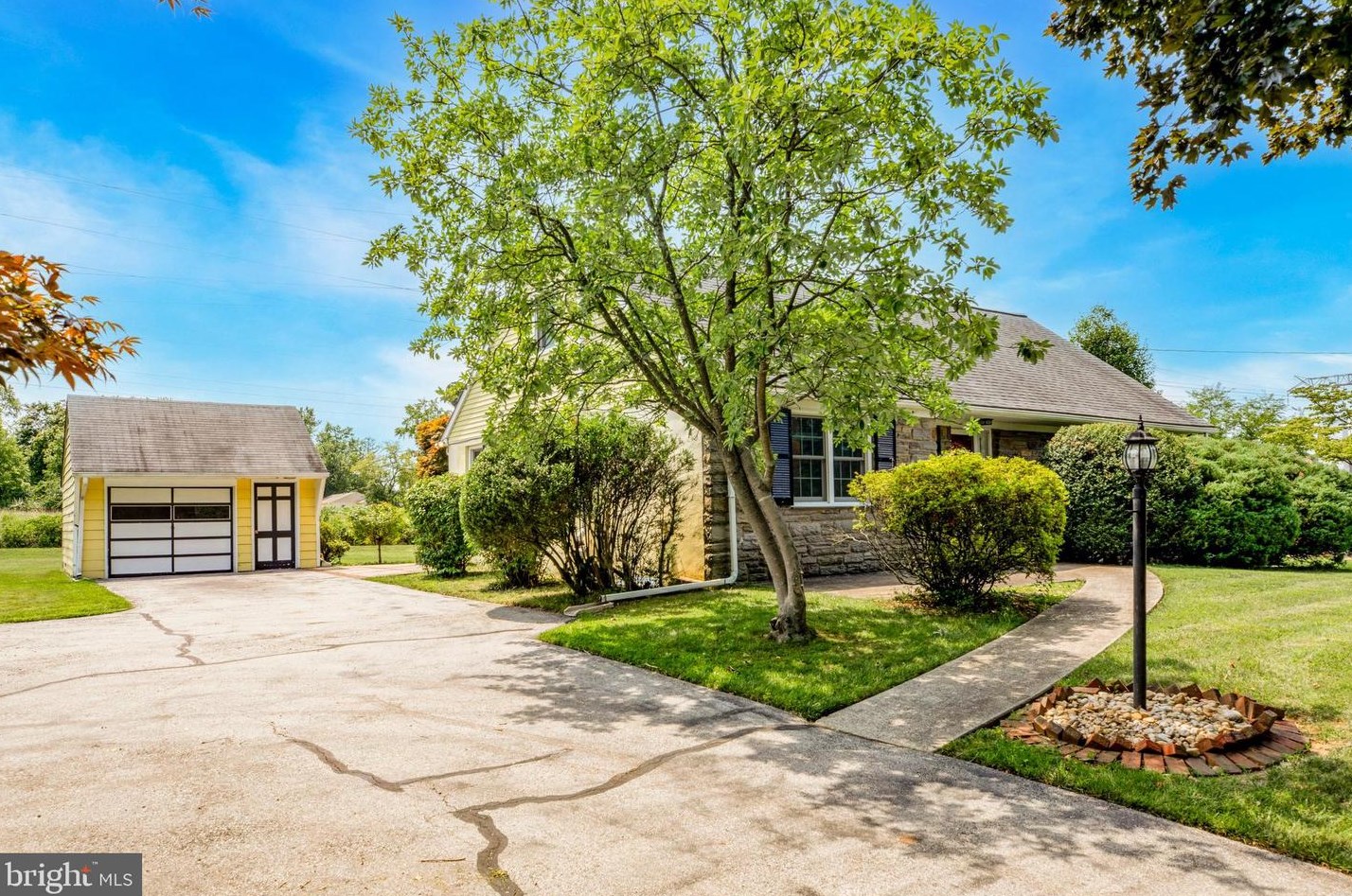 1362 Cherry Ln, Blue Bell, PA 19422