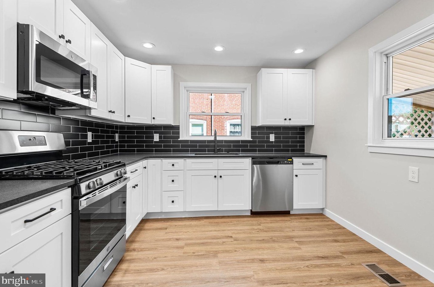 604 Tennis Ave, Ardsley, PA 19038