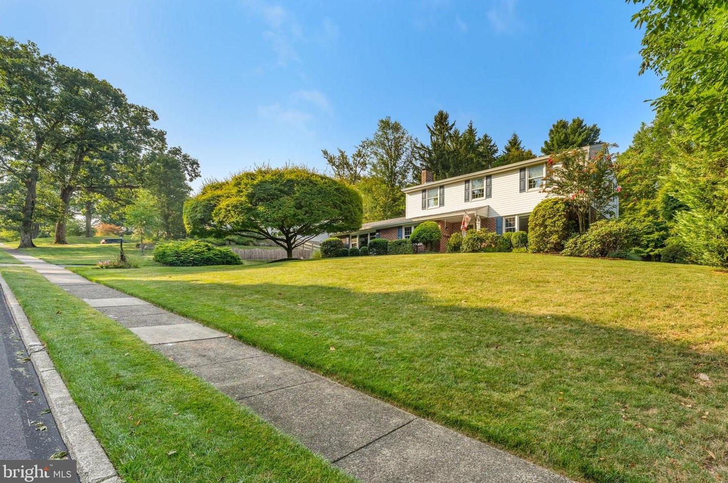 8502 Elliston Dr, Ardsley, PA 19038