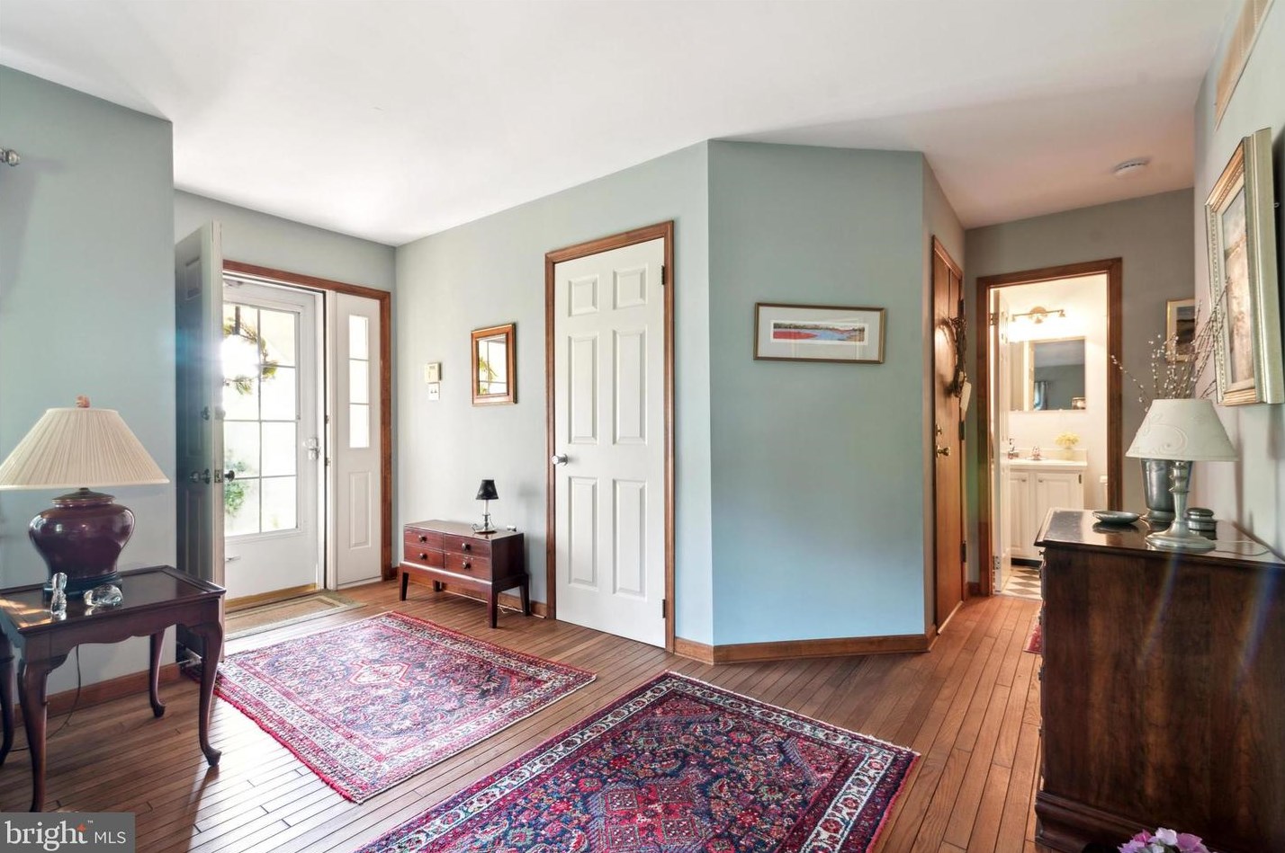 8793 Duveen Dr, Ardsley, PA 19038