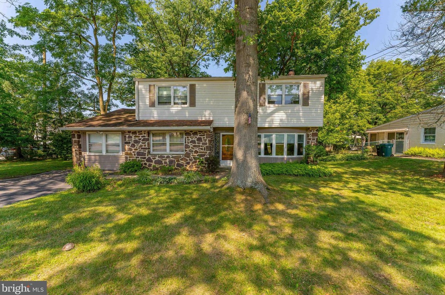 2342 Pine Ridge Dr, Miquon, PA 19444