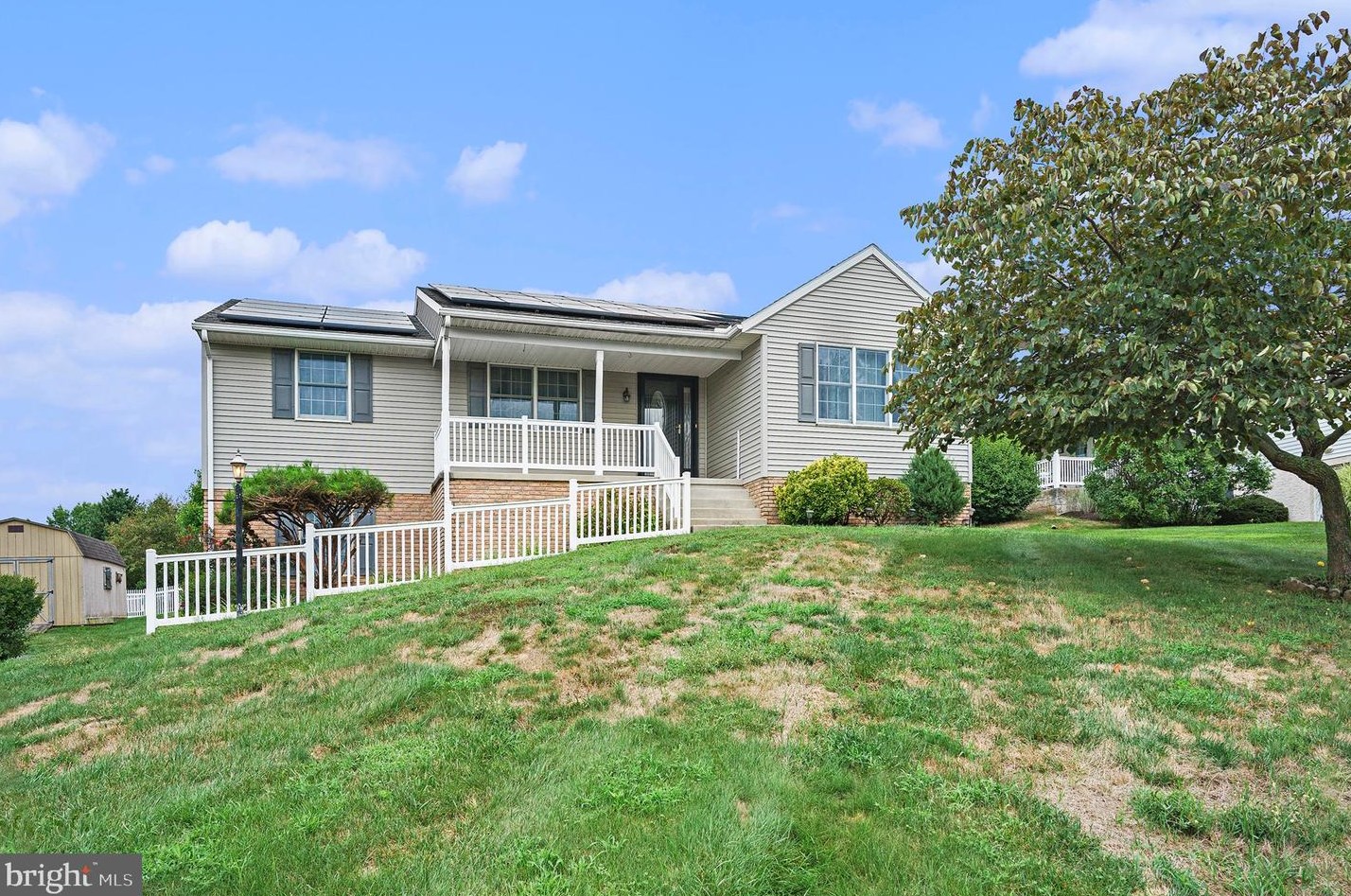 2356 Holly Dr, Gilbertsville, PA 19525