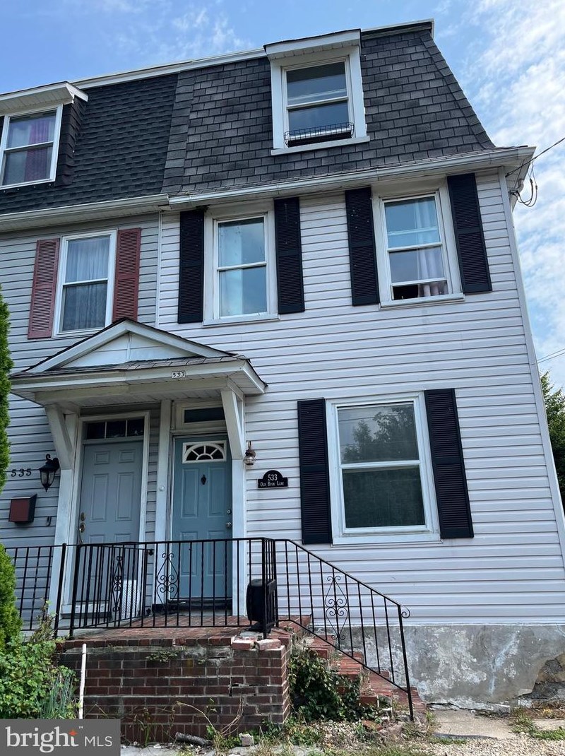 533 Old Buck Ln, Haverford, PA 19041