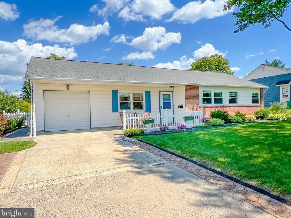 211 Beechwood Rd, Norristown, PA 19401