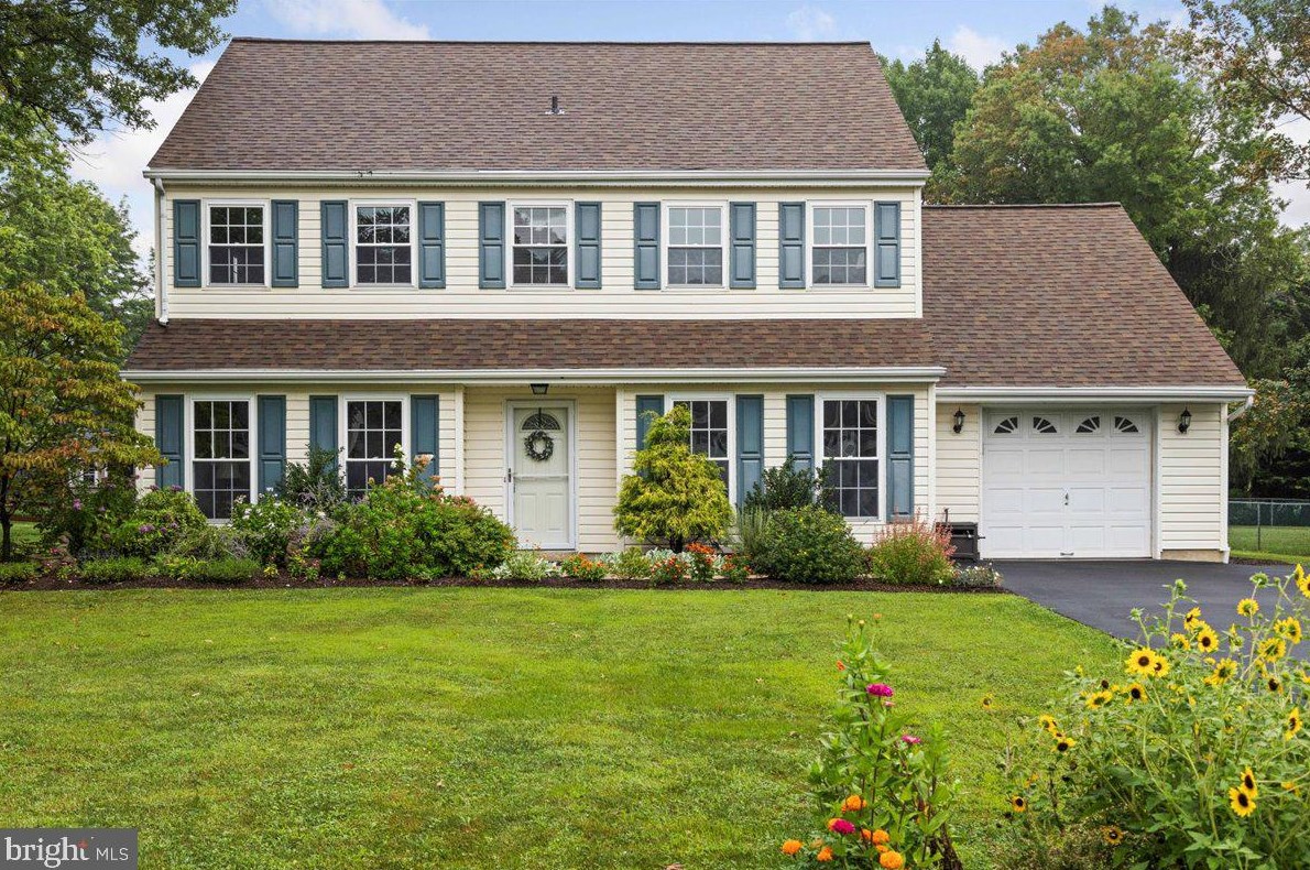 562 Coach Rd, Horsham, PA 19044