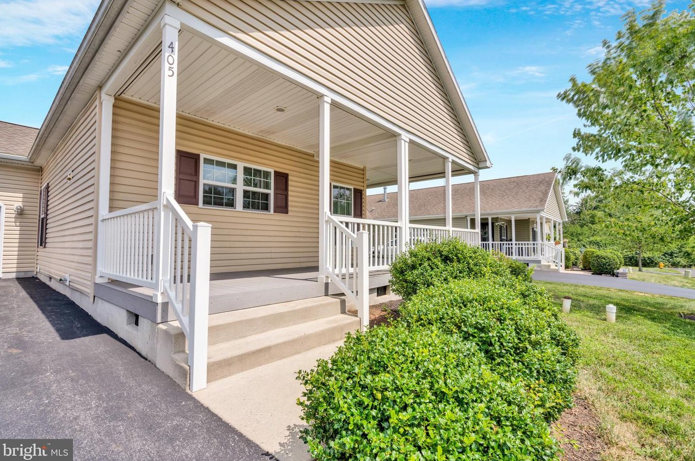 405 Honeysuckle Ln, Blue Bell, PA 19422