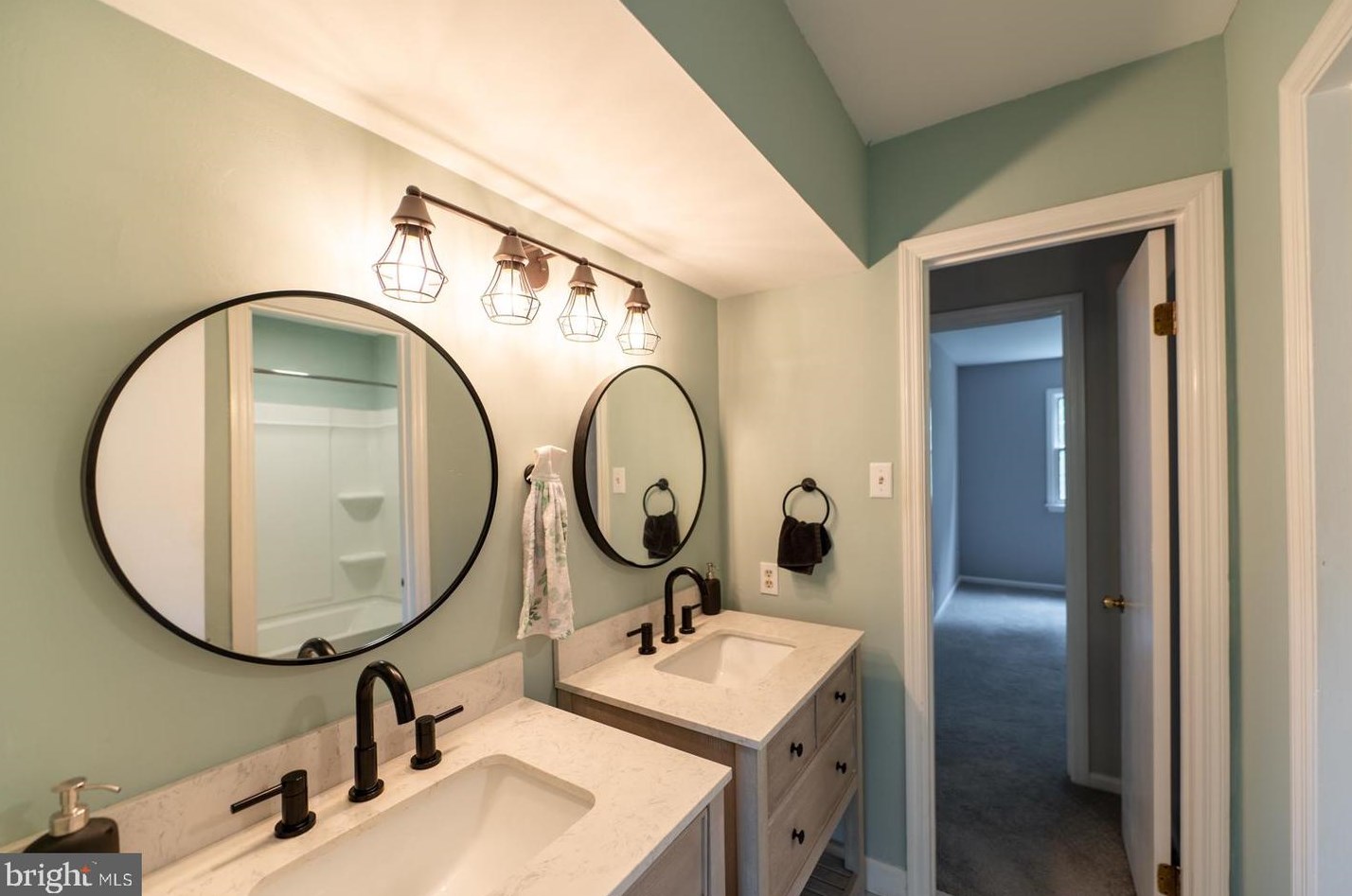 186 Roboda Blvd, Limerick PA  19468-2978 exterior