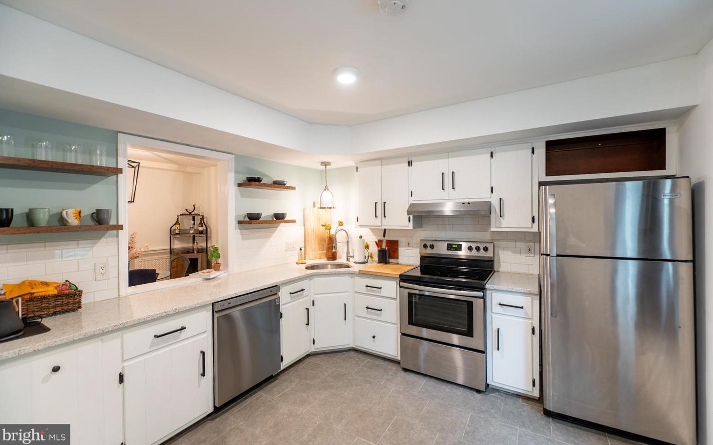 186 Roboda Blvd, Limerick PA  19468-2978 exterior