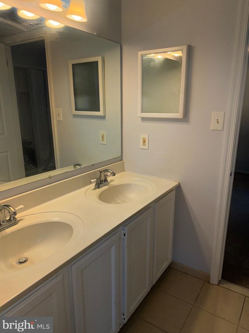 1103 Cathedral Ln, Norristown PA  19403-5151 exterior
