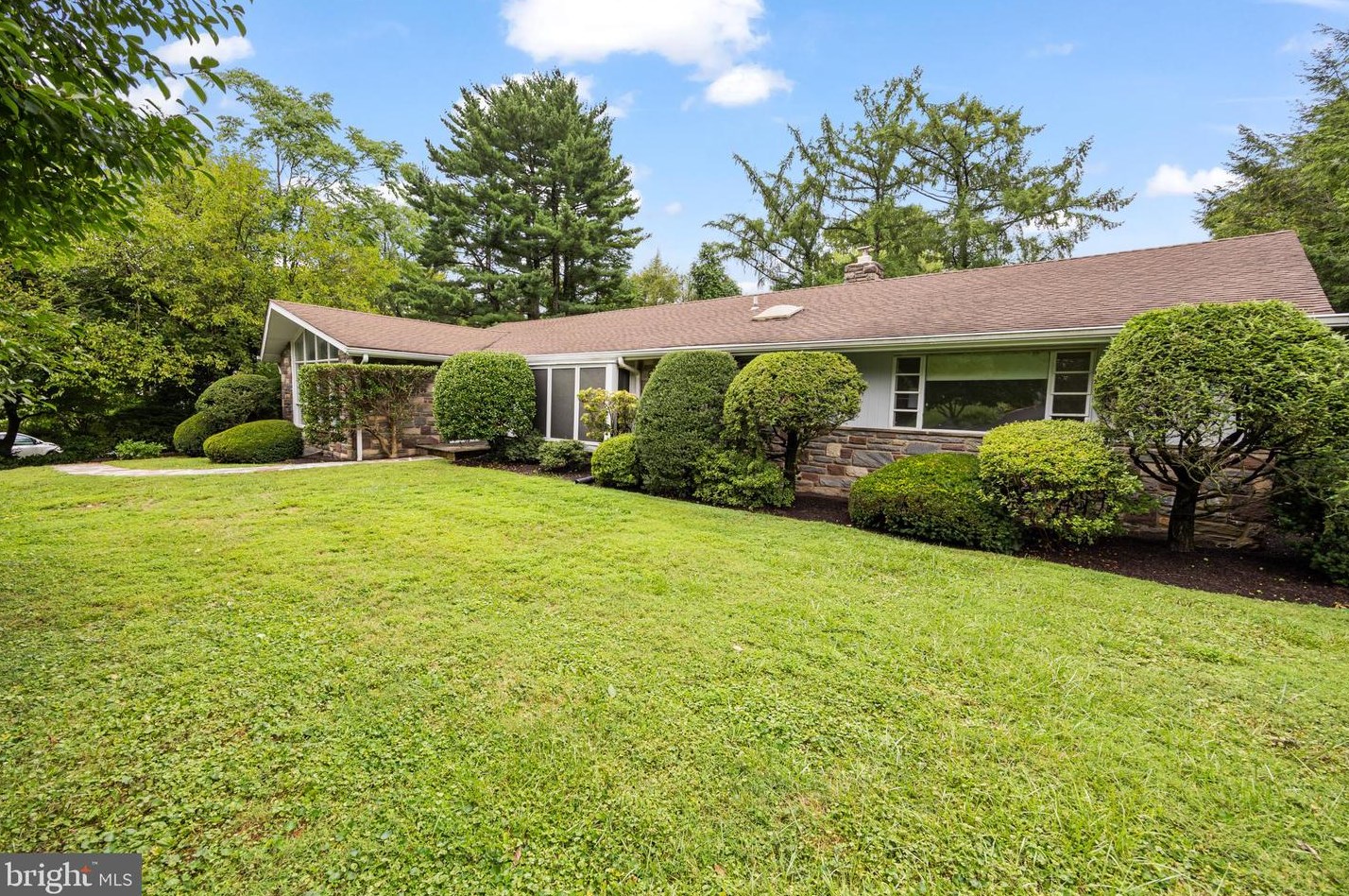 407 Oakwynne Dr, Penn Wynne, PA 19096