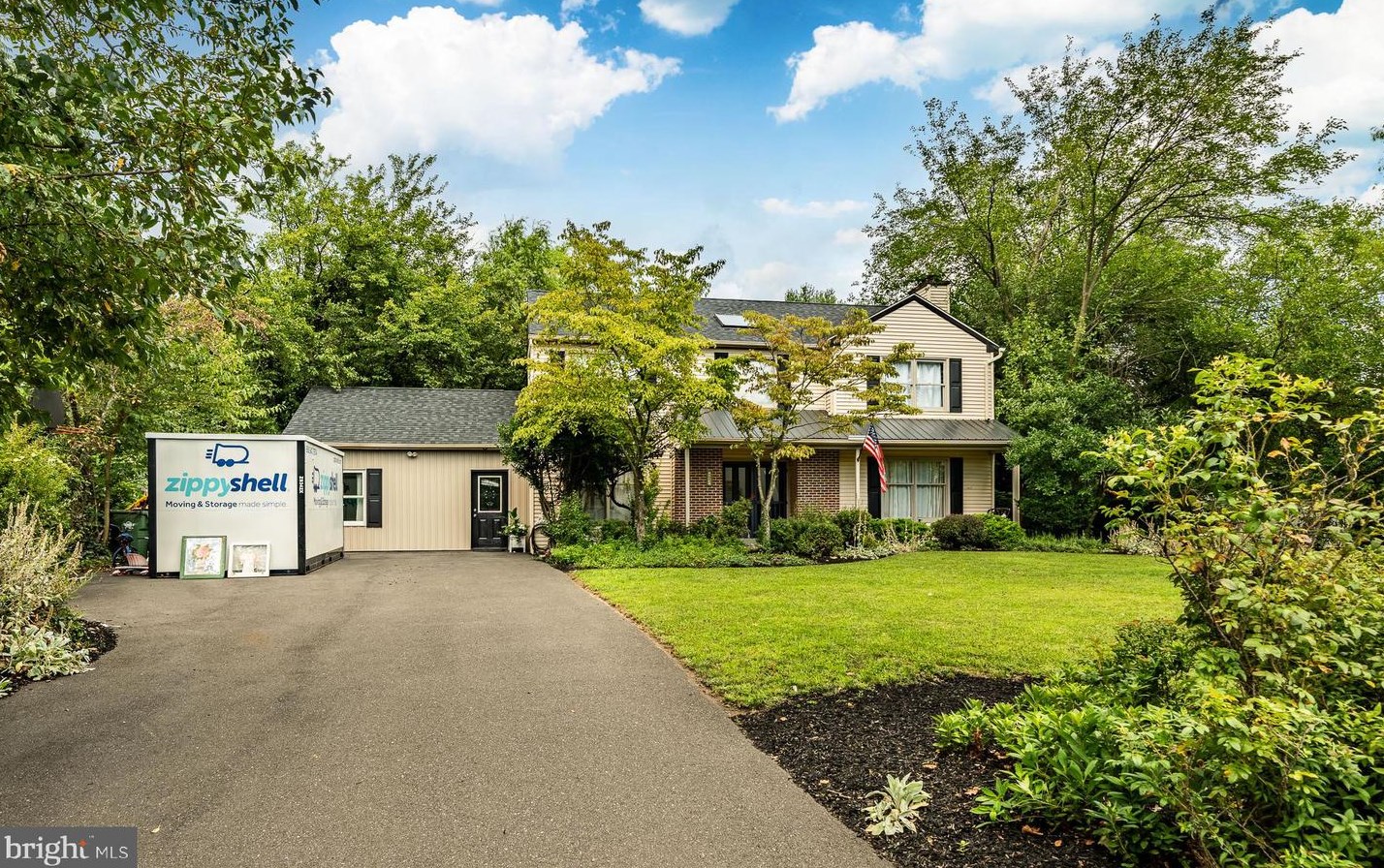 123 Applewood Ln, Lansdale, PA 19446-1561