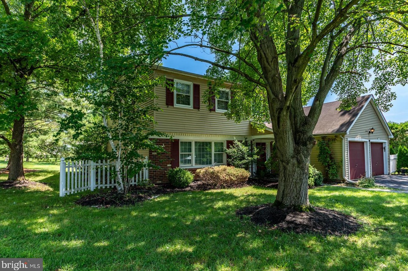 902 Capitol Rd, Norristown, PA 19403-4002