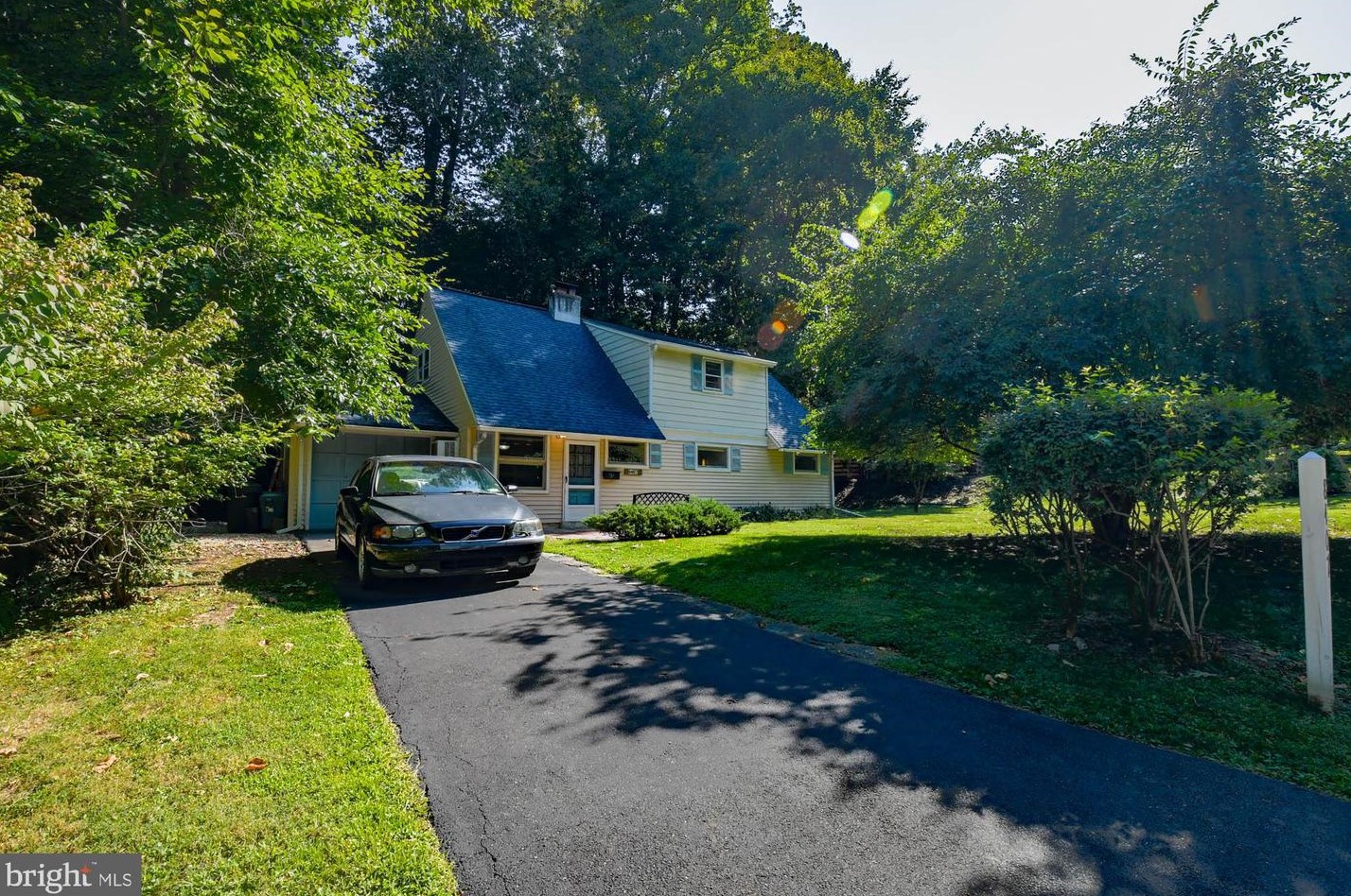 8407 Hull Dr, Ardsley, PA 19038