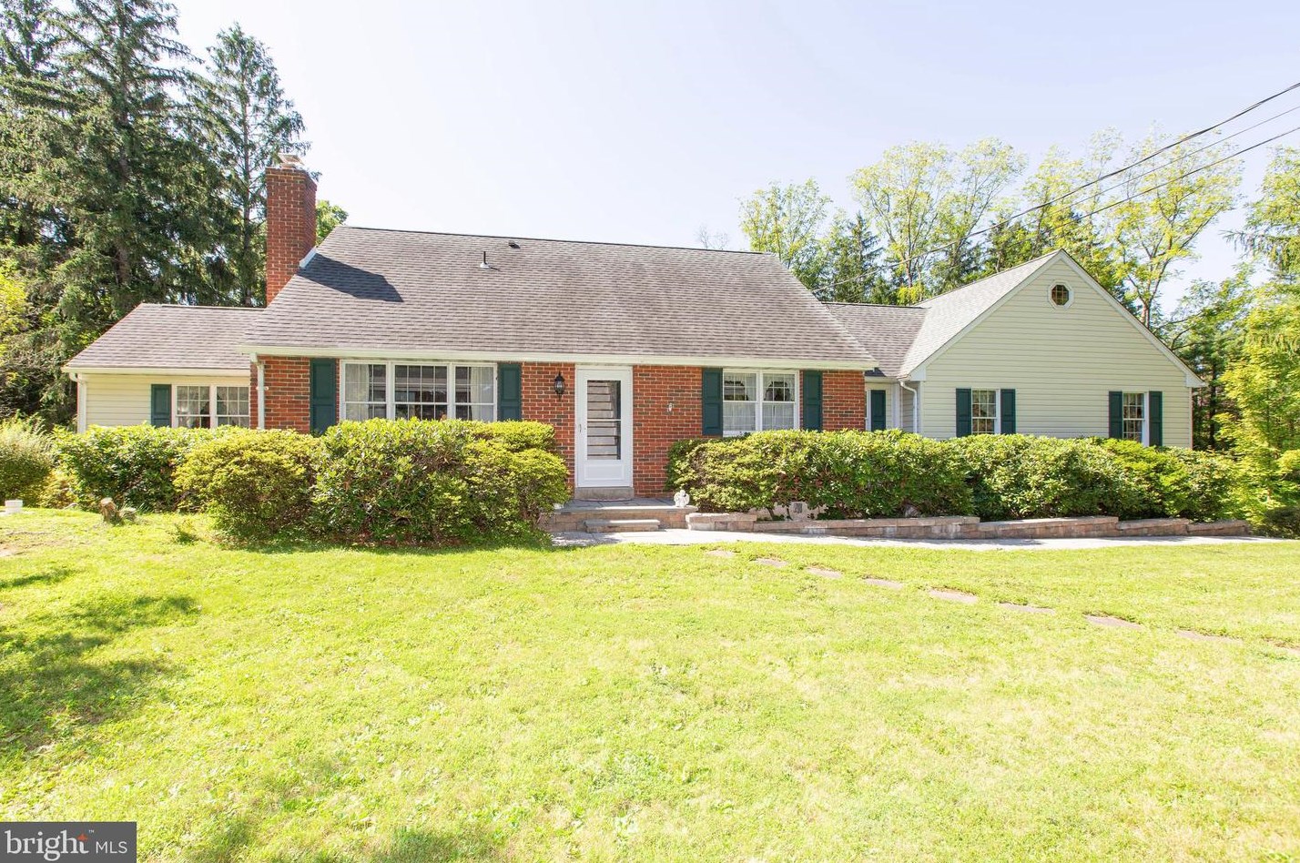302 Township Line Rd, Perkiomenville, PA 18074