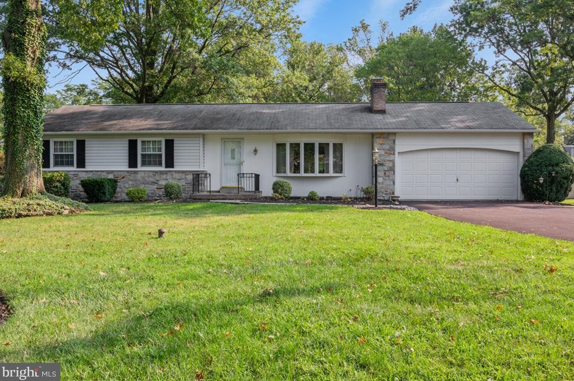 131 Heartwood Dr, Lansdale, PA 19446