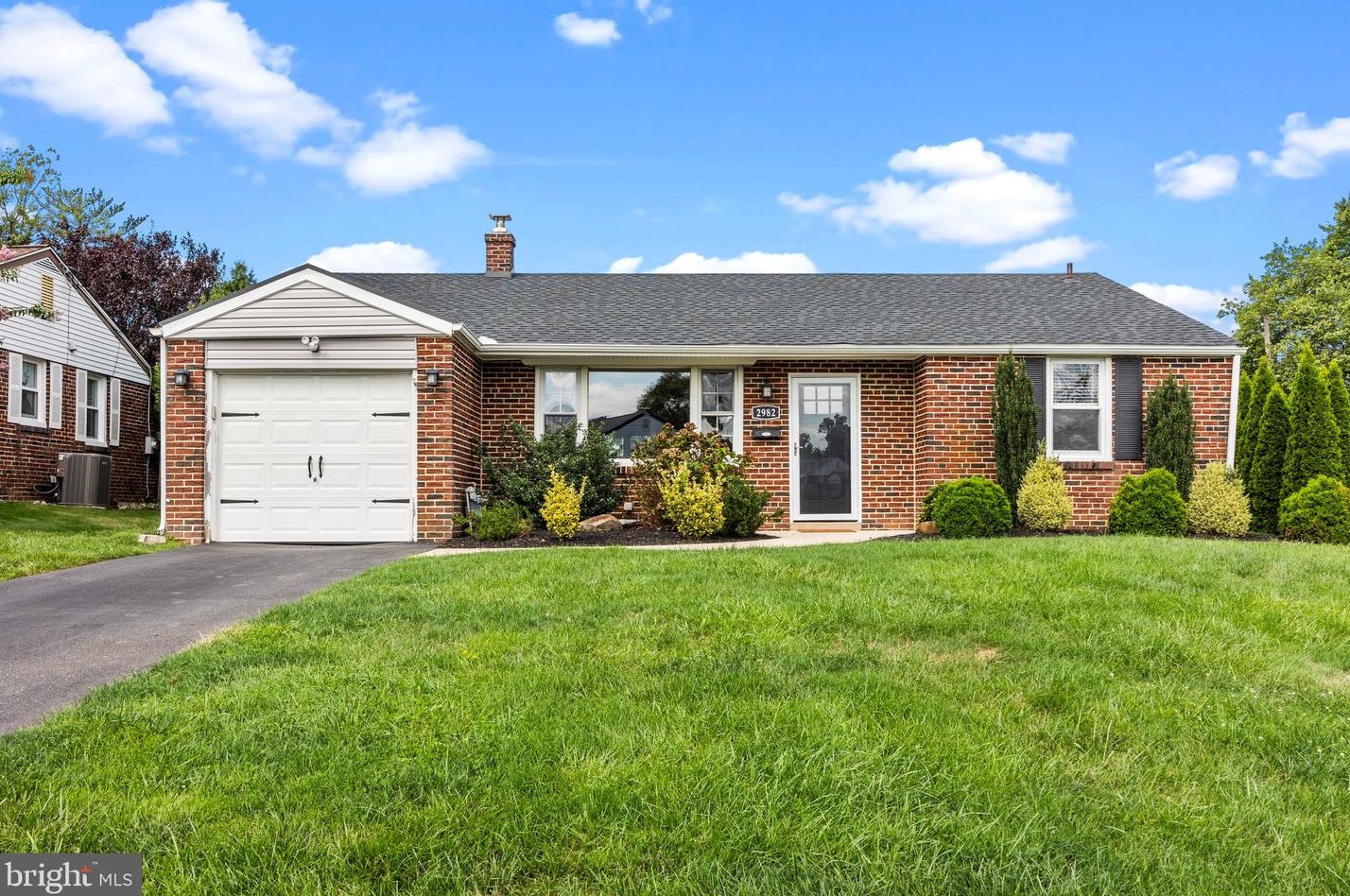 2982 Oklahoma Rd, Willow Grove, PA 19090
