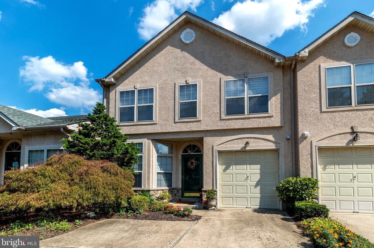 627 Manor Dr, Horsham, PA 19044