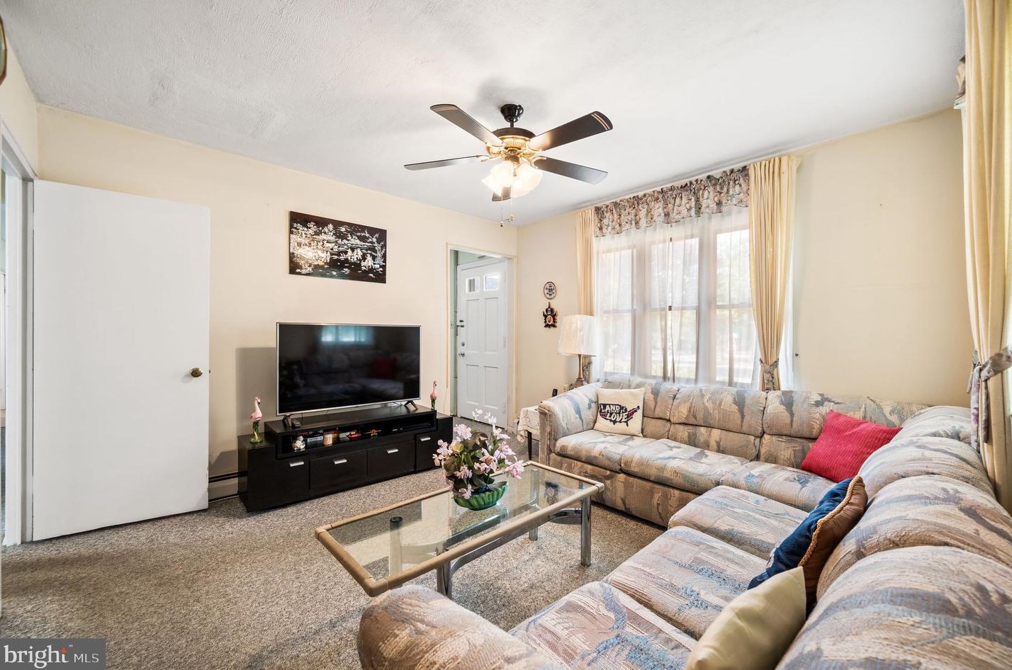 340 Country Ln, Norristown, PA 19406