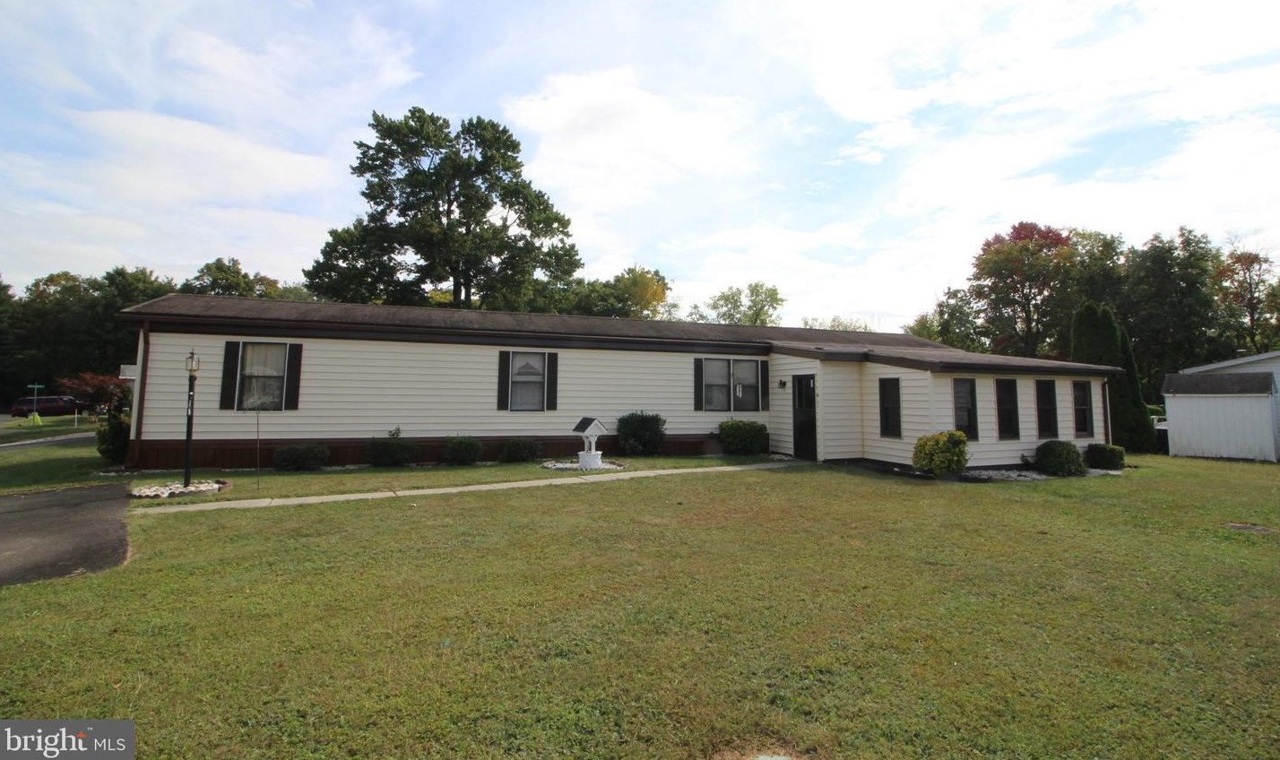 517 Willow Ln, North Wales, PA 19454