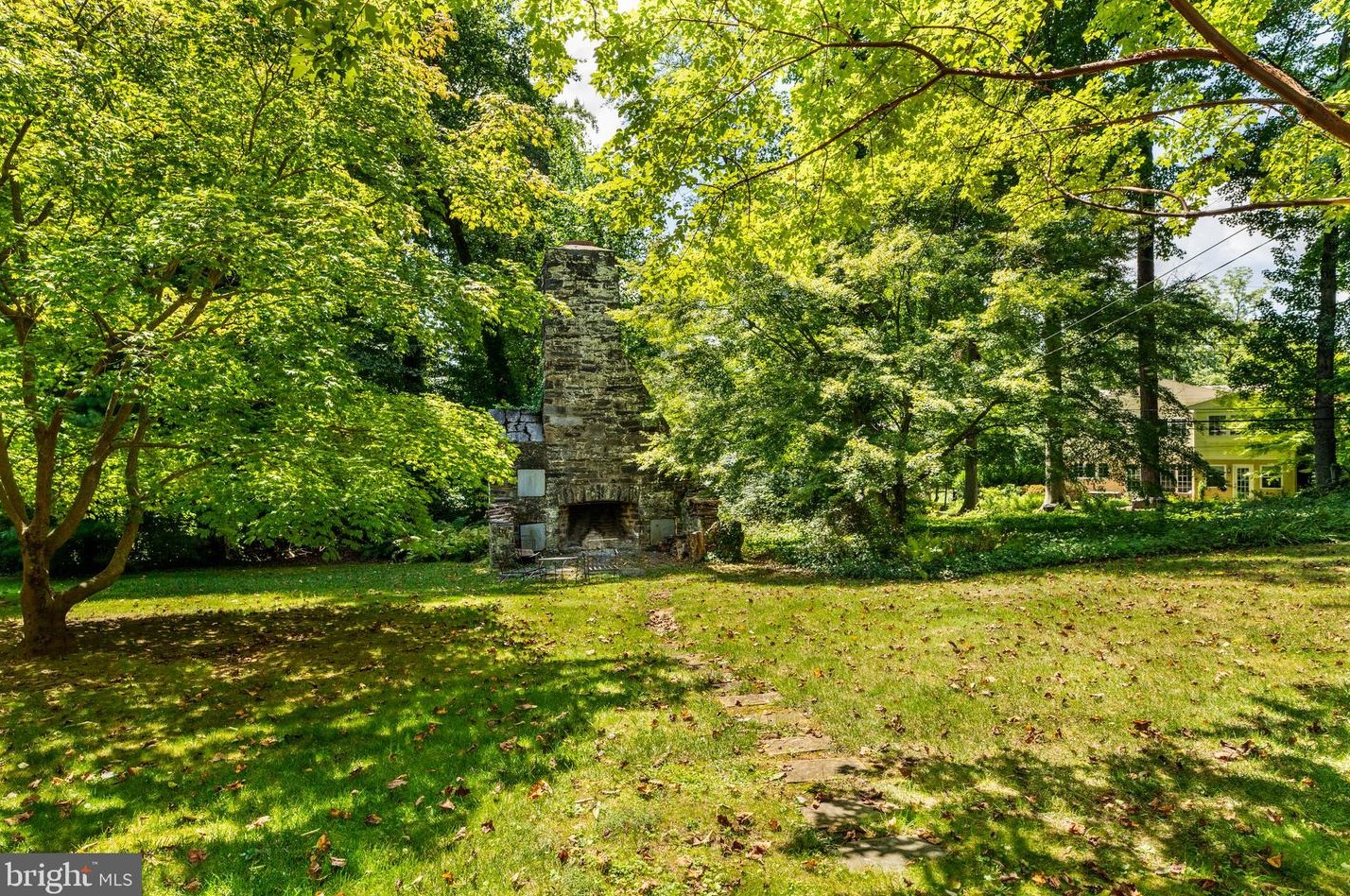 624 Sussex Rd, Penn Wynne PA 19096-2204 exterior