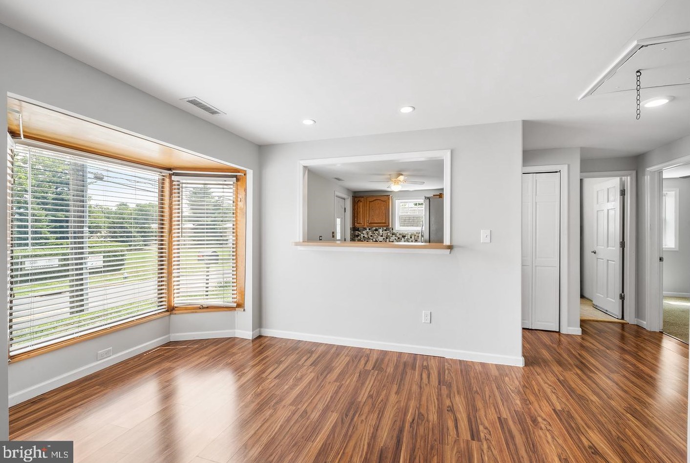 933 E Mermaid Ln, Ardsley, PA 19038