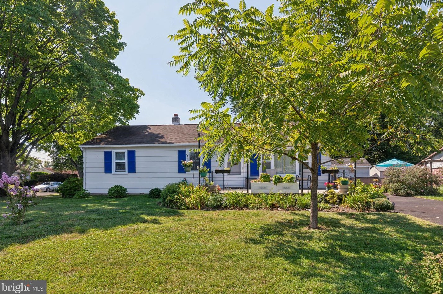 209 Cedar Ave, Horsham, PA 19044