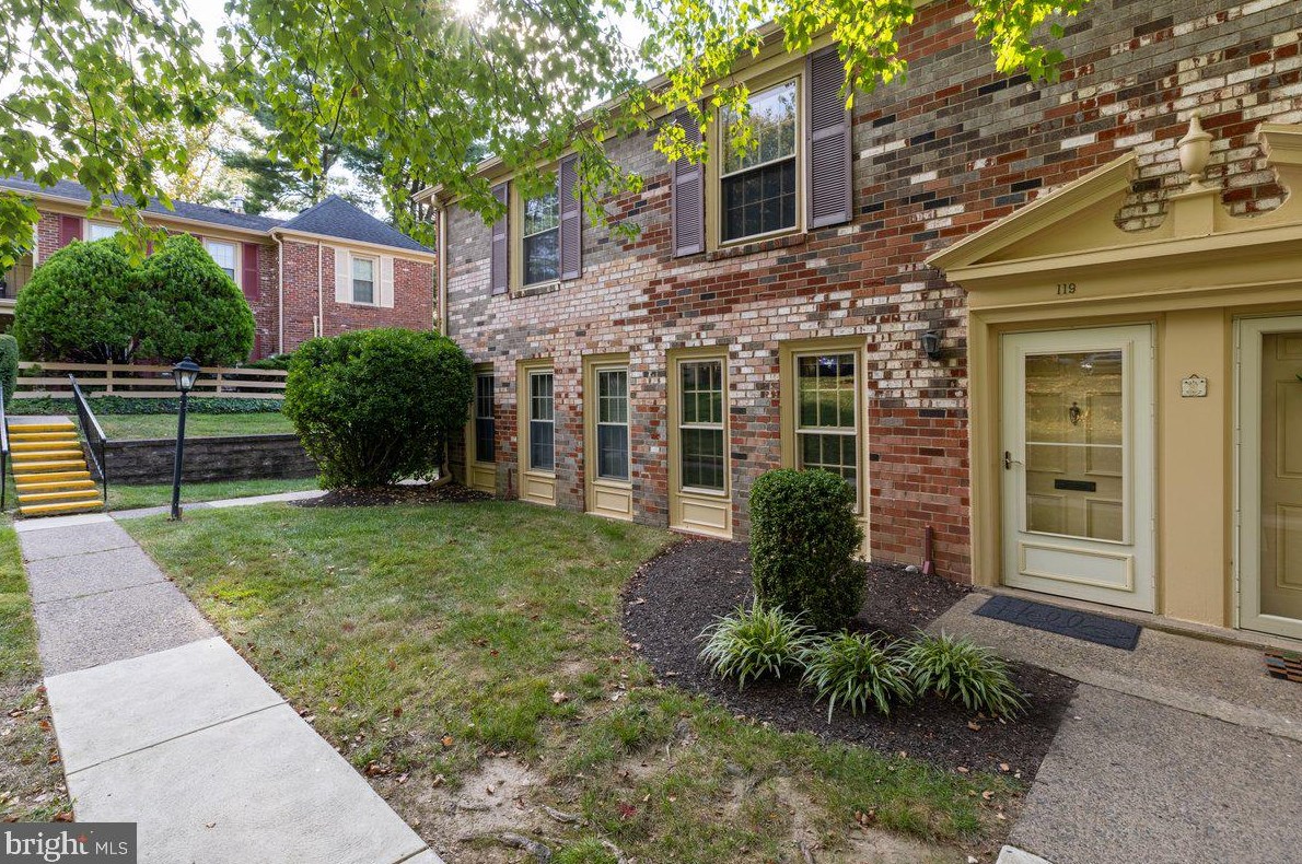 119 Macklenburg Dr #21b, Blue Bell, PA 19422