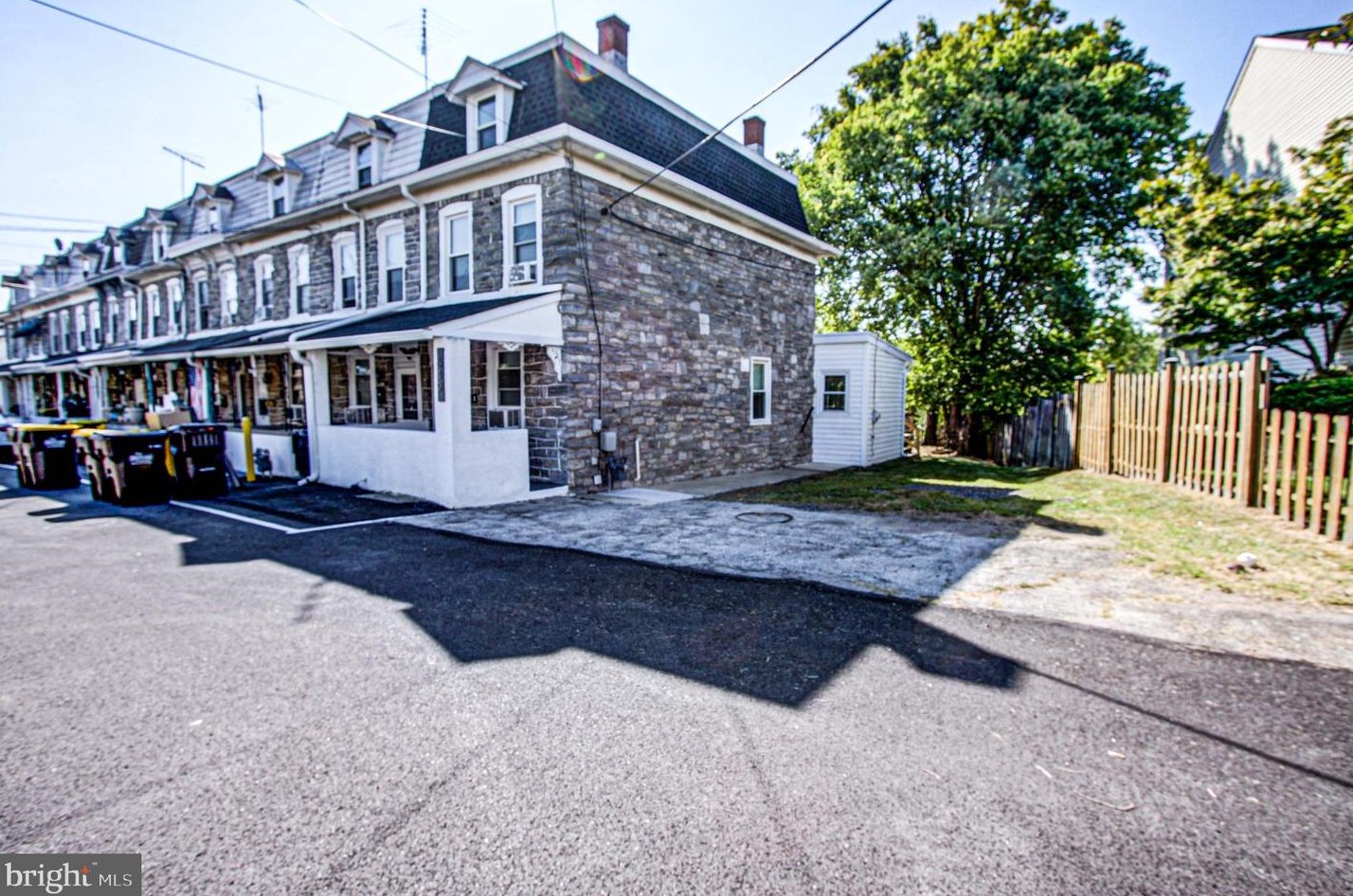 649 Summit St, Norristown, PA 19406-2719