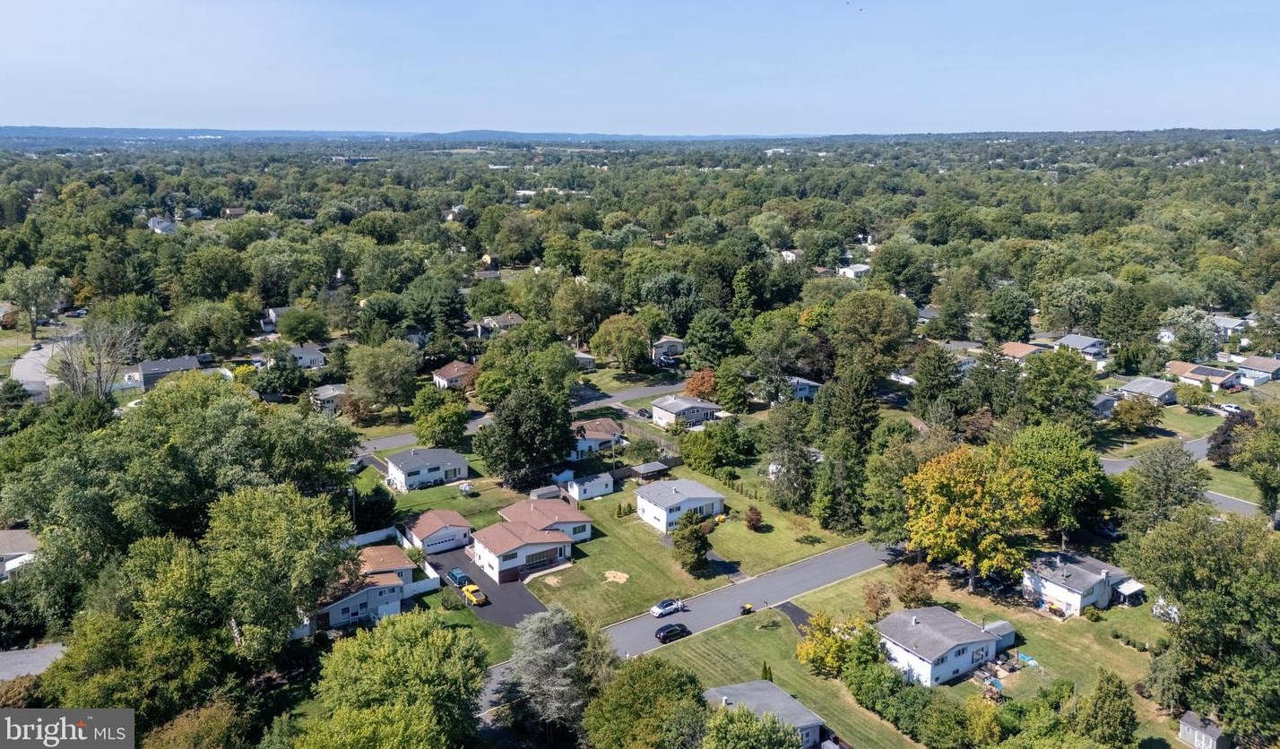 1582 Sullivan Dr, Blue Bell, PA 19422