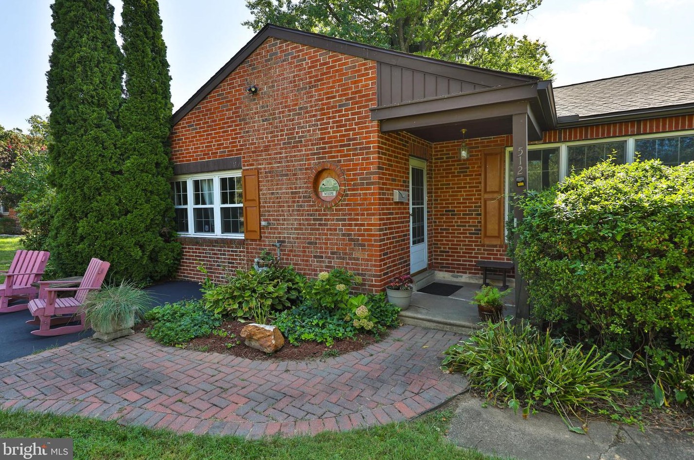512 Hunters Ln, Oreland, PA 19075