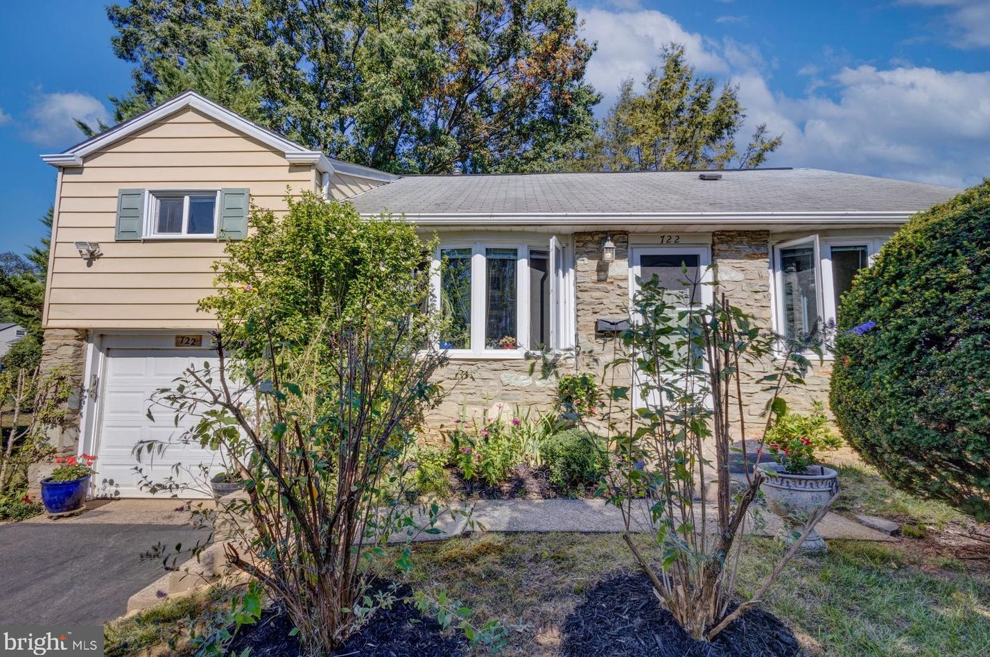 722 Chapel Rd, Ardsley, PA 19038