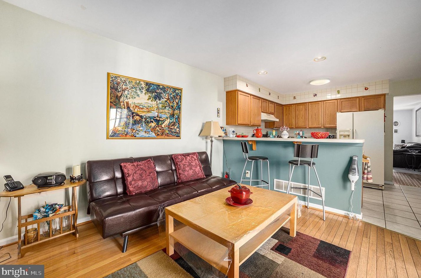 1190 Oxford Cir, Lansdale PA 19446-6657 exterior