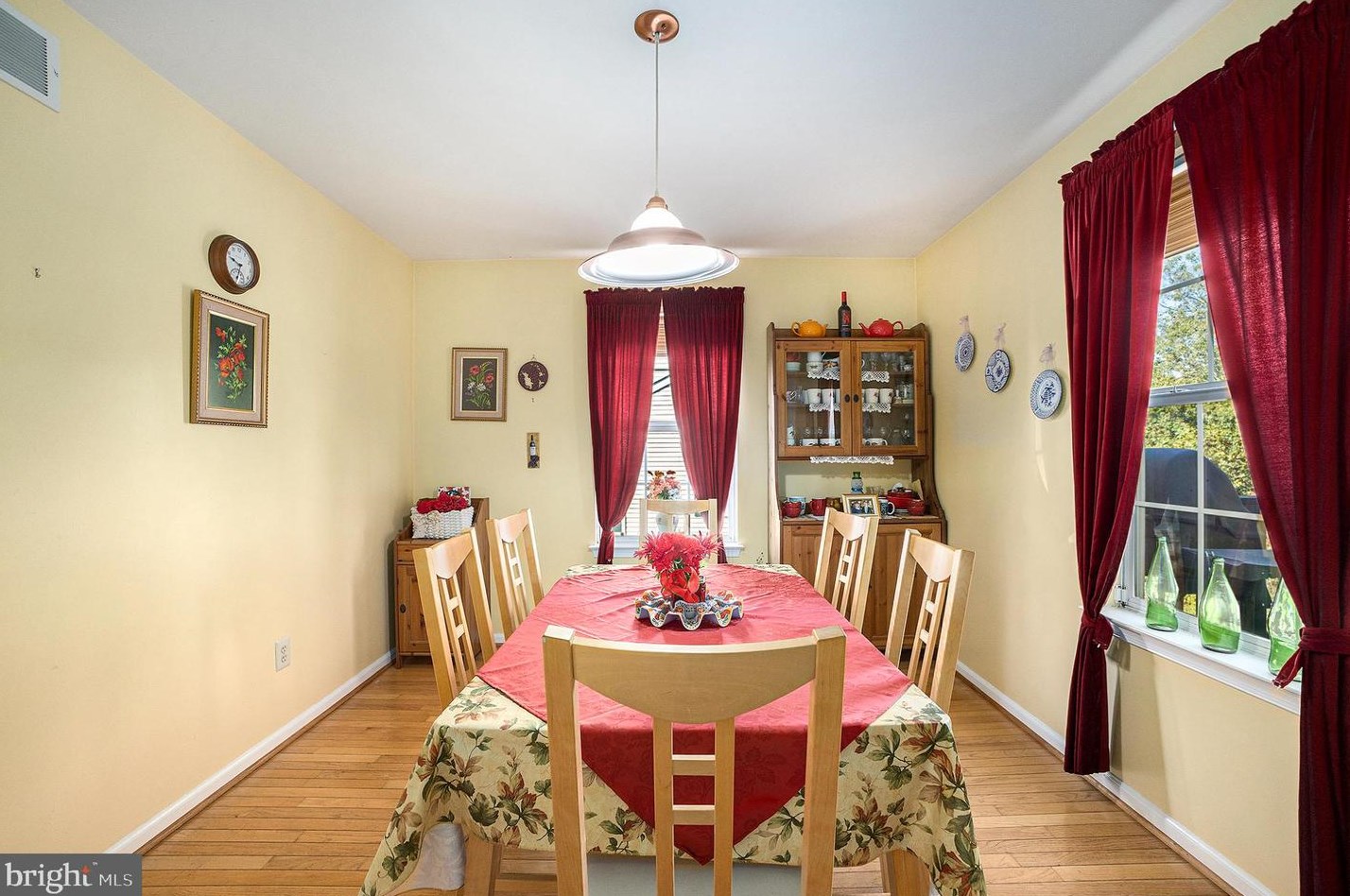 1190 Oxford Cir, Lansdale PA 19446-6657 exterior