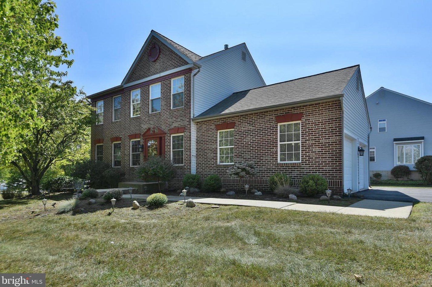 101 Fairacres Dr, Lansdale, PA 19446