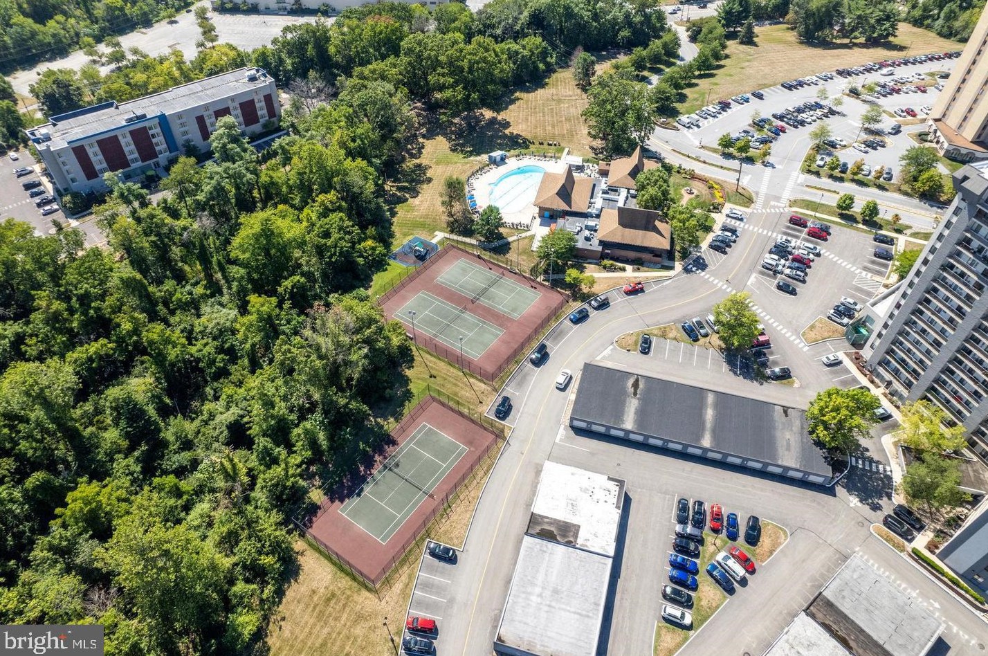 10508 Valley Forge Cir, Norristown PA  19406-1181 exterior