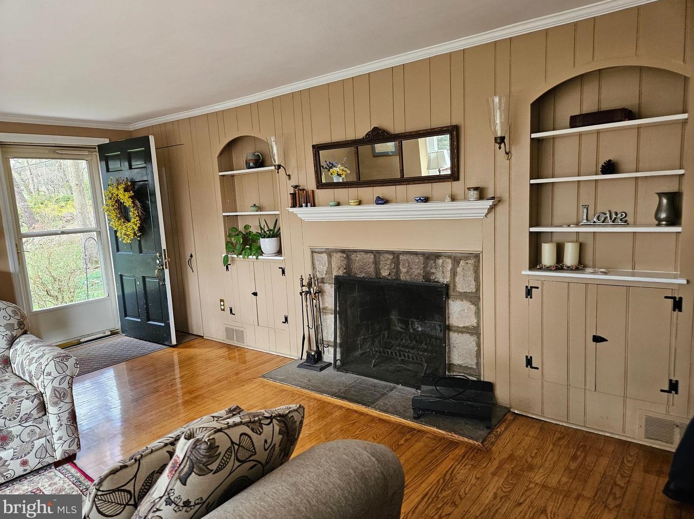 1453 Washington Ln, Meadowbrook, PA 19046-1227