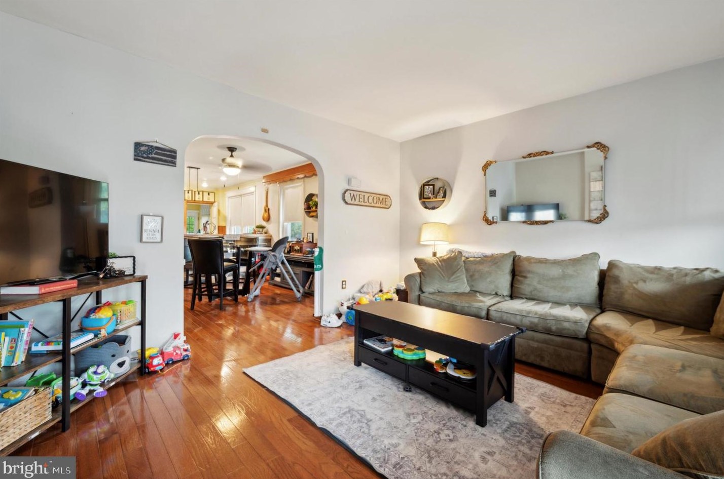 1017 Buttonwood St, Norristown, PA 19401