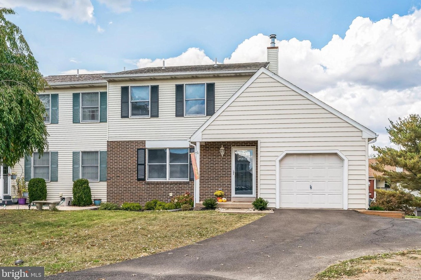 116 Damson, North Wales, PA 19454