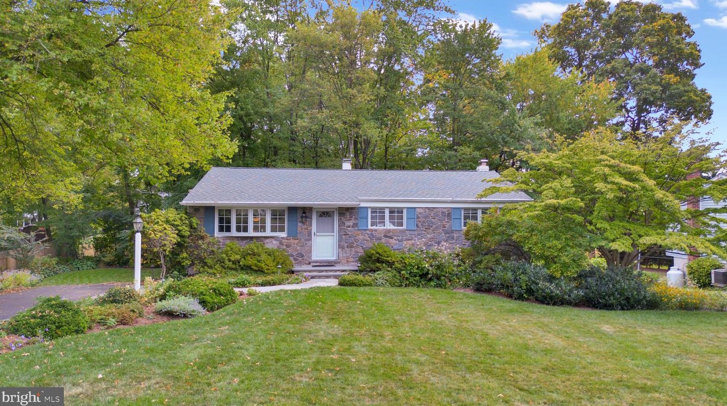 238 Tomstock Rd, Norristown, PA 19403