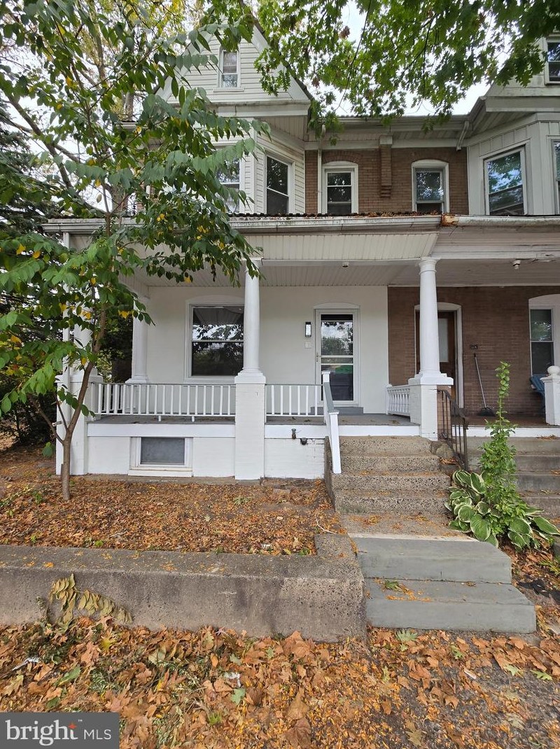811 Charlotte St, Pottstown, PA 19464-4319