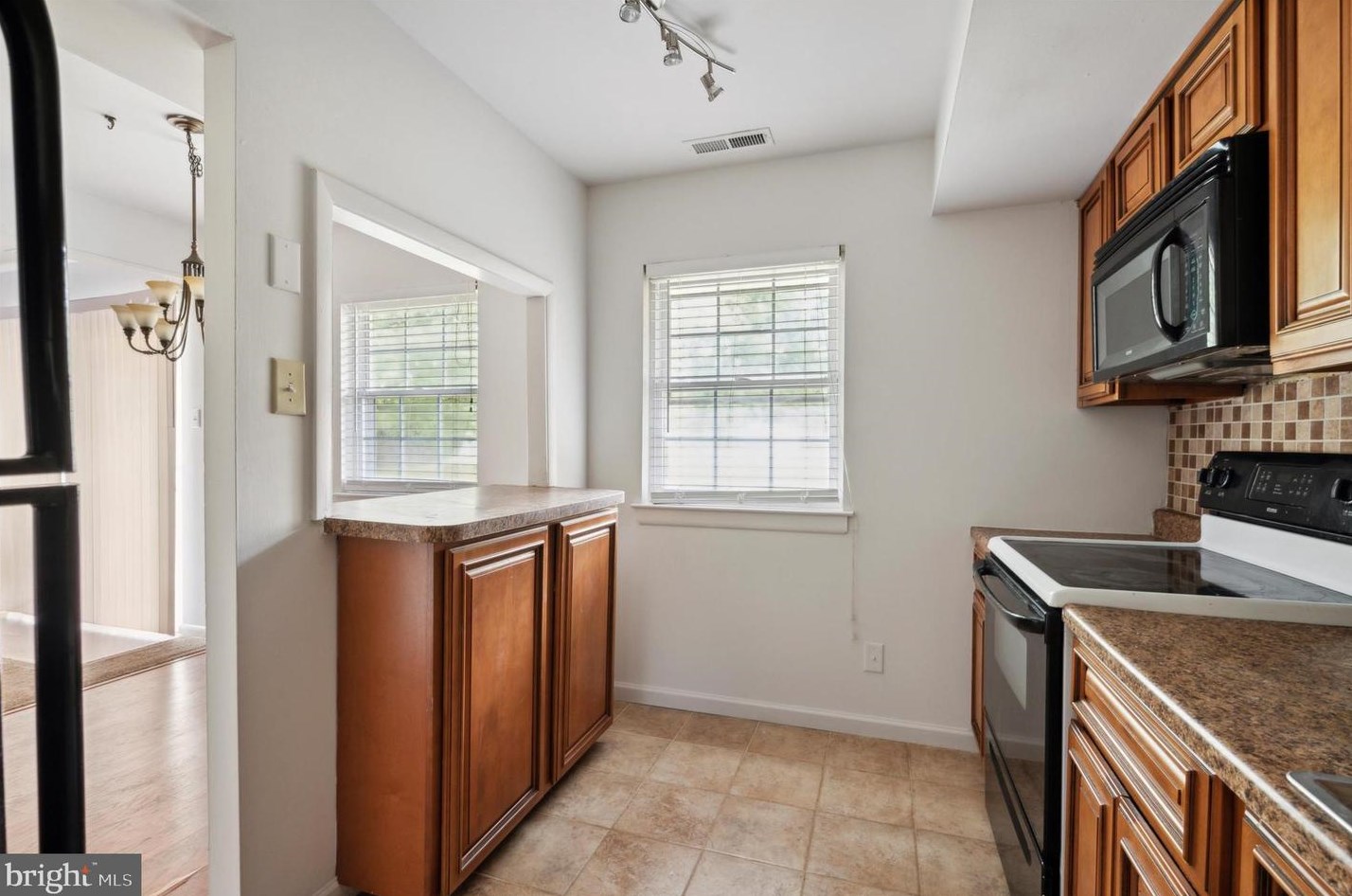9 Belfast Dr, North Wales, PA 19454