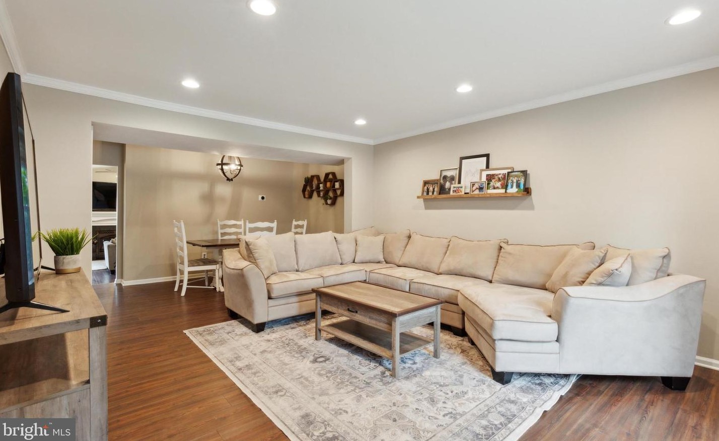 96 Wynmere Dr, Horsham, PA 19044