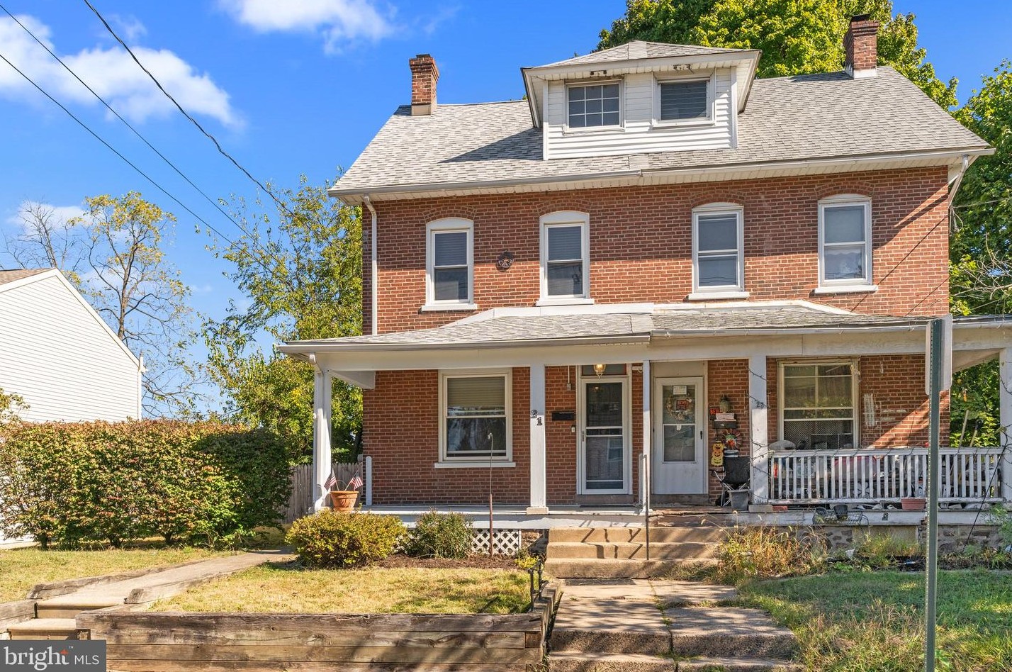 21 6th St, Lansdale, PA 19446-2613