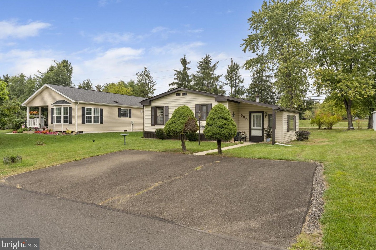 535 Springhouse Ct, North Wales, PA 19454
