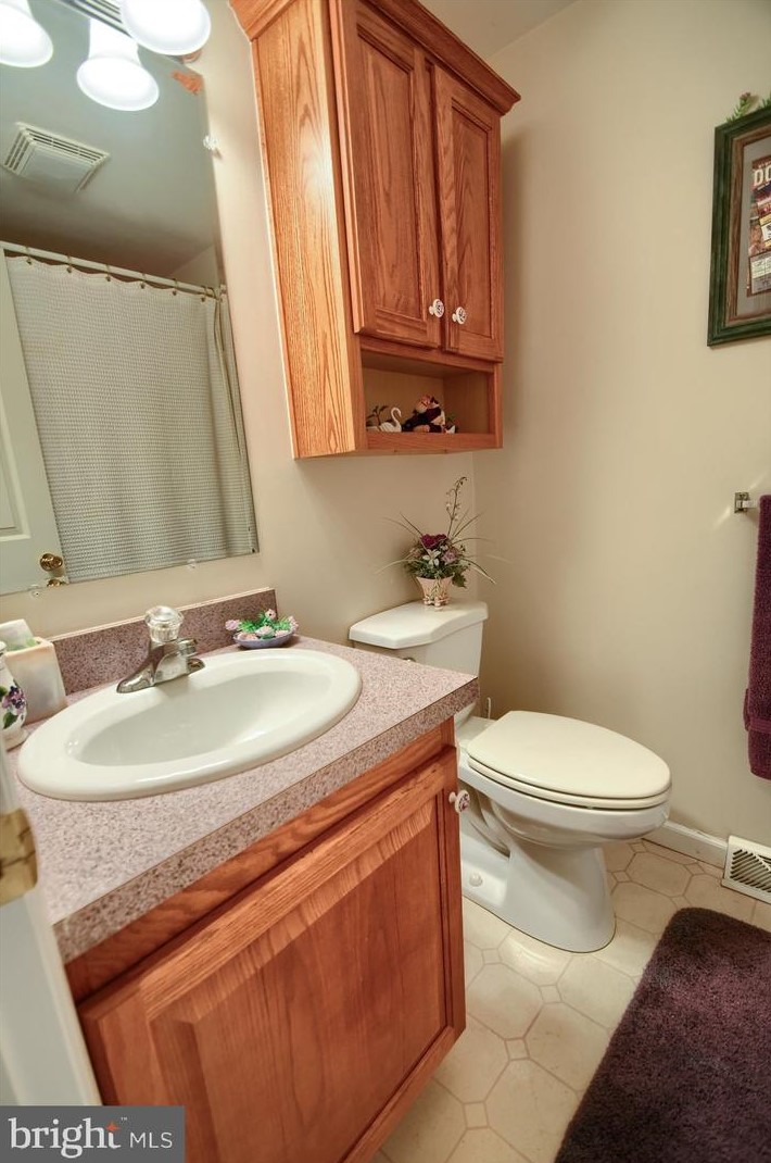 3017 Inkberry Cir, North Wales PA 19454-4440 exterior