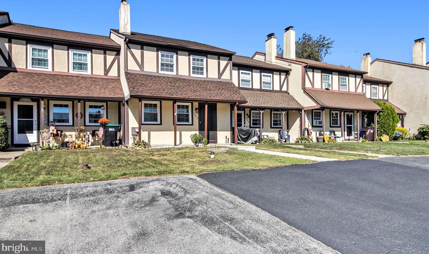 780 Sandra Ln, Norristown, PA 19403-3922